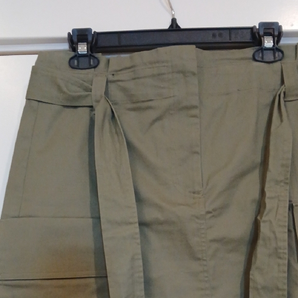 LOFT Olive Green Cargo Skirt - Picture 4 of 10